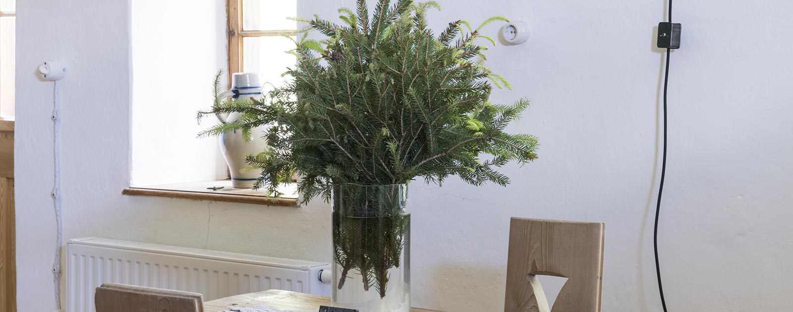 centrepiece in a room of the house Settari of the hotel Briol in Barbiano