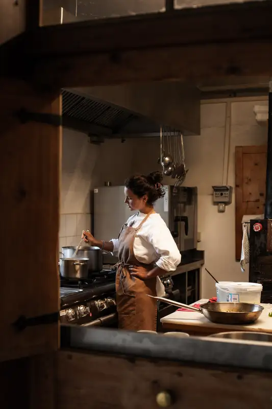 Briol — preparing dinner