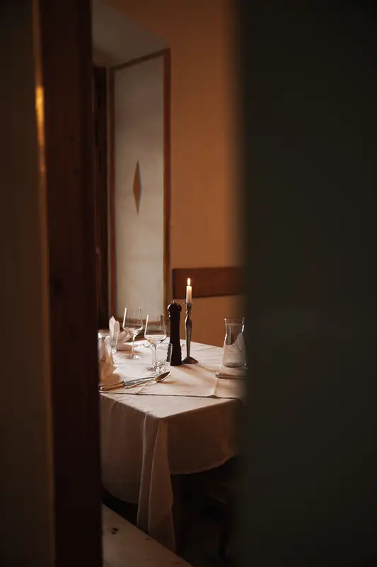 Briol — evenings in the dining hall
