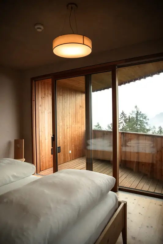 Einäugl — waking up to mountain peaks