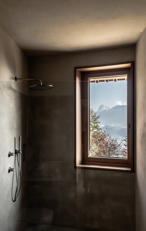 Einäugl — shower with a mountain view